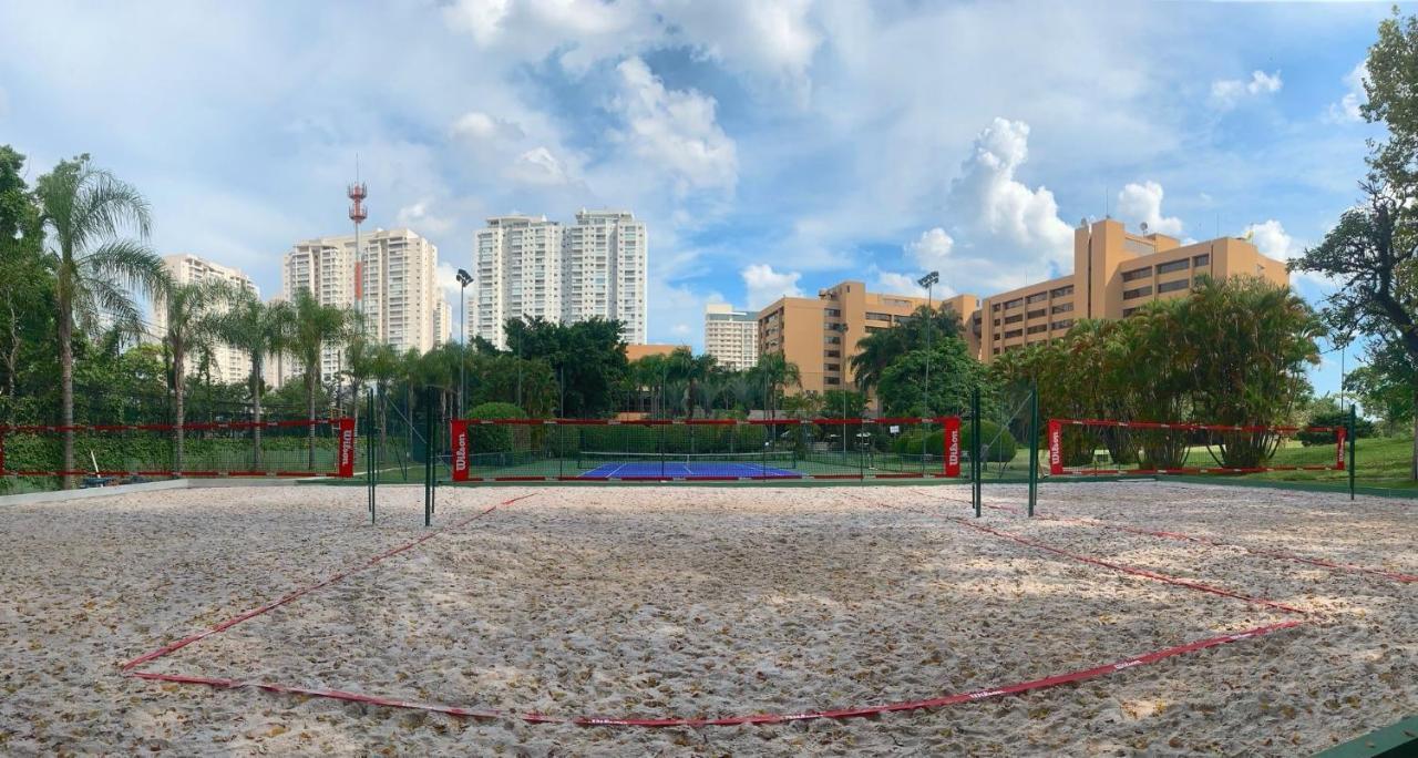 Hotel Transamerica סאו פאולו מראה חיצוני תמונה Tennis courts at the park