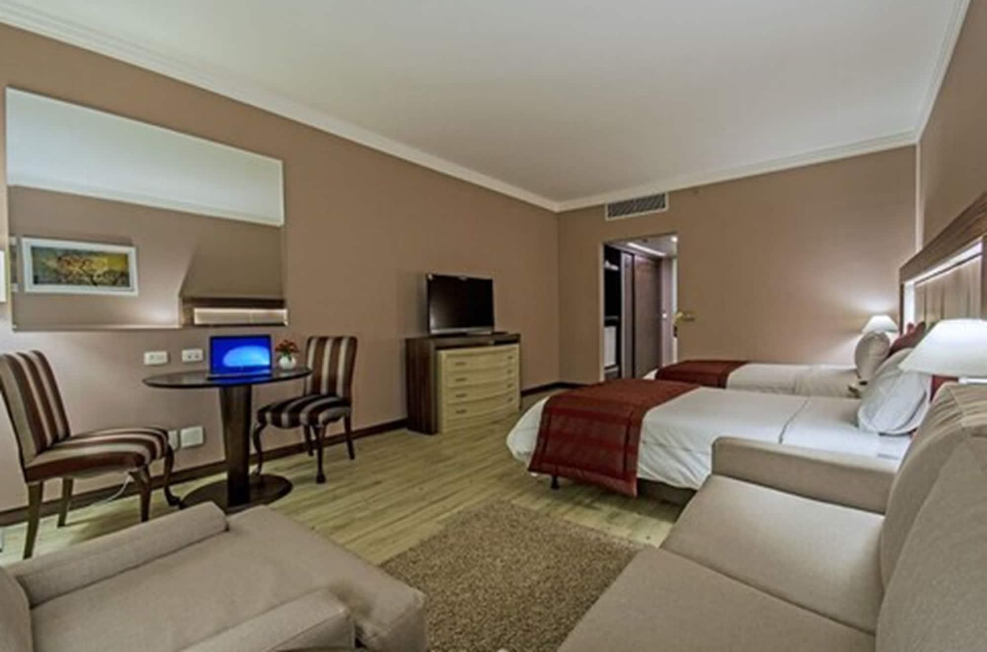 Hotel Transamerica סאו פאולו מראה חיצוני תמונה A room at the hotel