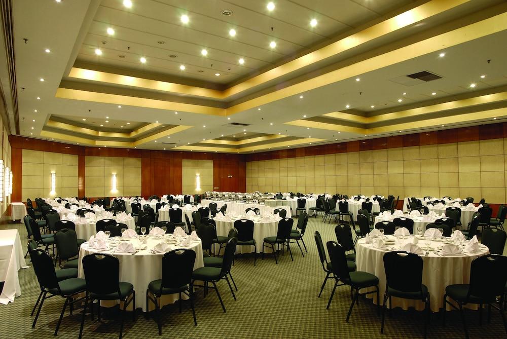 Hotel Transamerica סאו פאולו מראה חיצוני תמונה The ballroom of the hotel