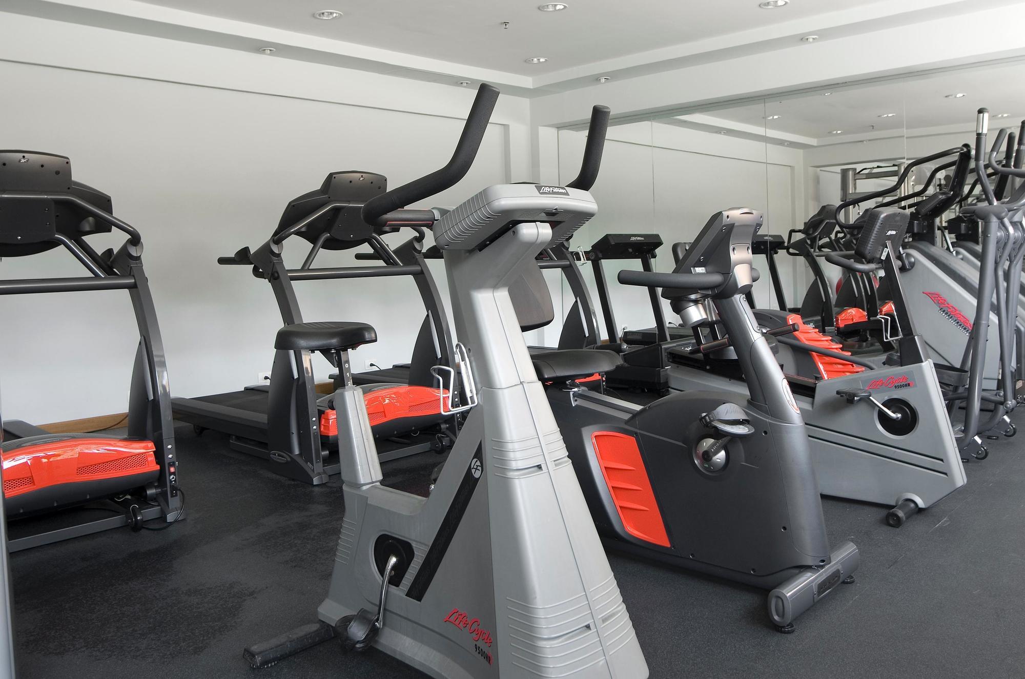 Hotel Transamerica סאו פאולו מראה חיצוני תמונה The gym at the school