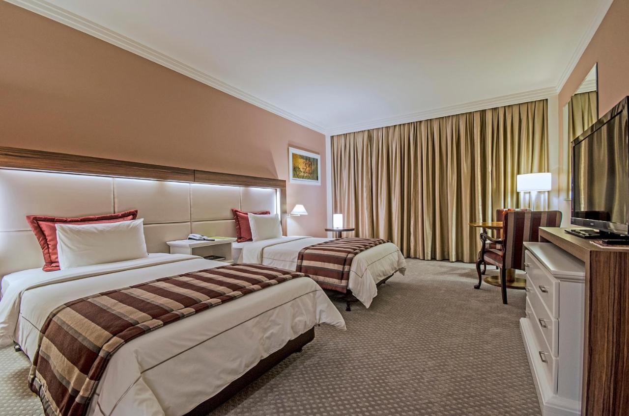 Hotel Transamerica סאו פאולו חדר תמונה A guest room at the hotel